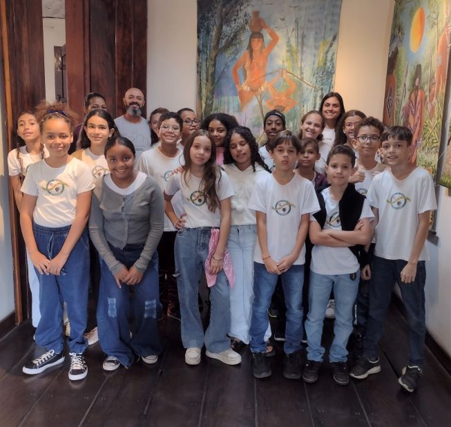 api-modulos/fotos/img/galeria_cat_culturais_493/493/13429/VISITA GUIADA POR GUSTAVO, ESCOLA MUNICIPAL ELVIRA XAVIER DE MELO, PROF. SARA, 16.09.2025 (13).jpg